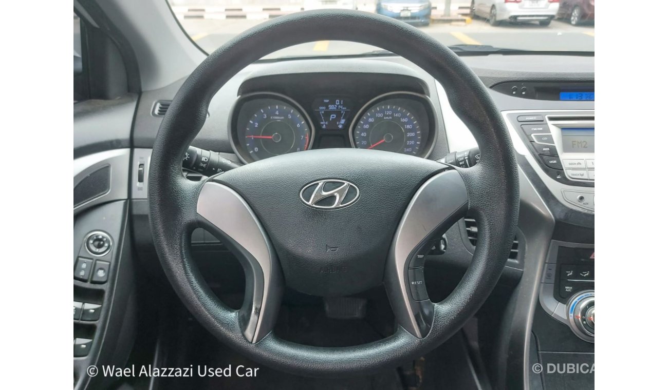 Hyundai Elantra هيونداي النترا 2013 خليجي 1.6 سي سي نظيفة جدا من الخارج و الداخل