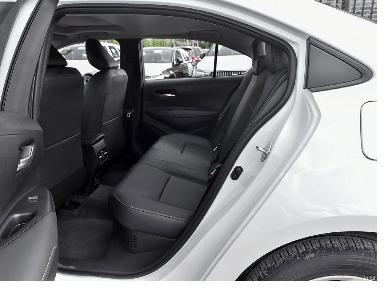 تويوتا كورولا XLI Hybrid 1.8L