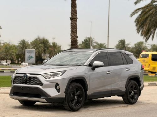تويوتا راف ٤