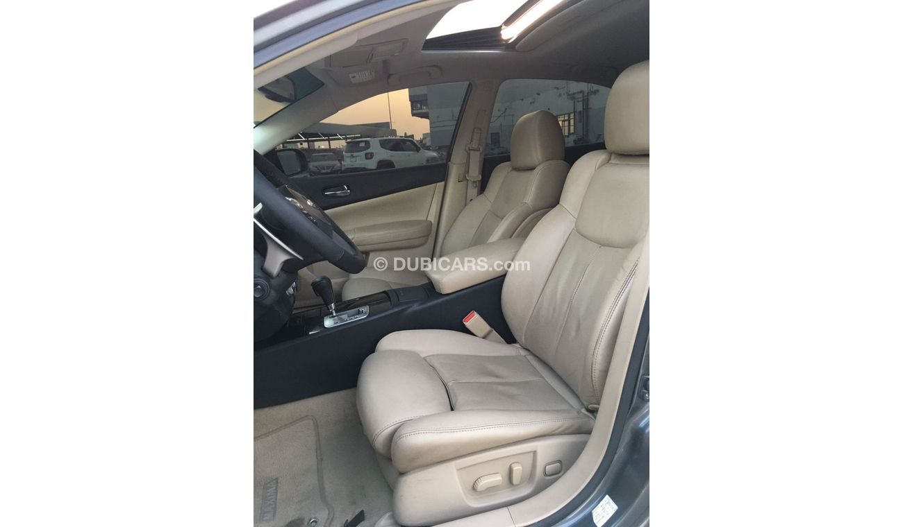 Nissan Maxima