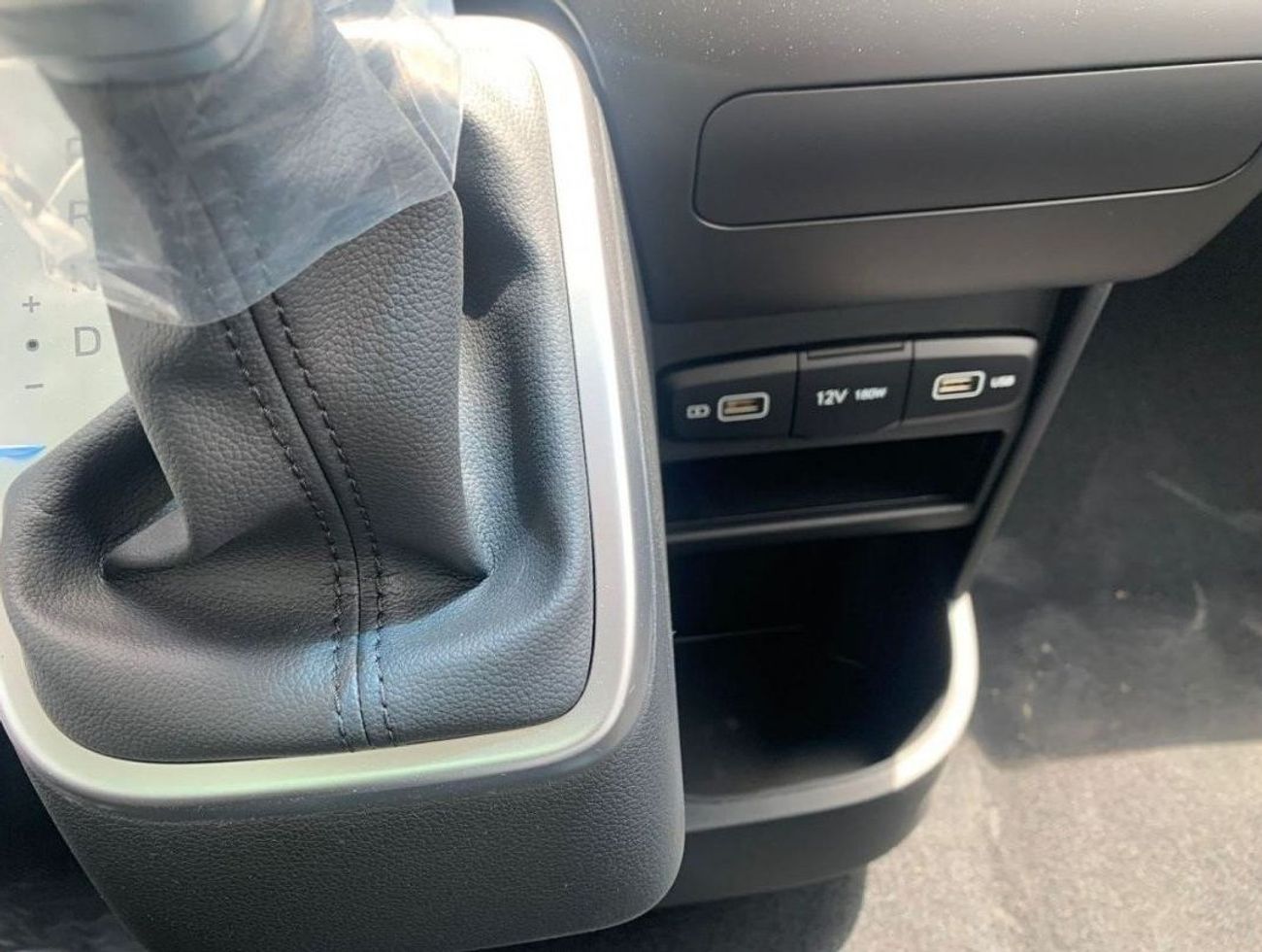 Hyundai Staria 3.5L PETROL, GCC, 11 SEATS, SUNROOF, PANORAMIC, FULL OPTION, 2023