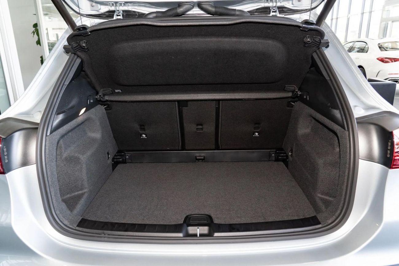 Mercedes-Benz GLA 200 MERCEDES BENZ GLA200 1.3L TURBO FULL OPTION MODEL 2025