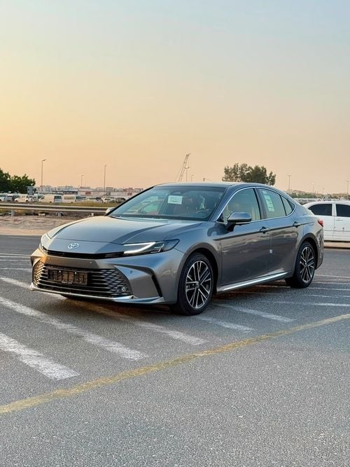 Toyota Camry Toyota Camry Limited HEV 2.5L Gray 2026 Al Futtaim Specs