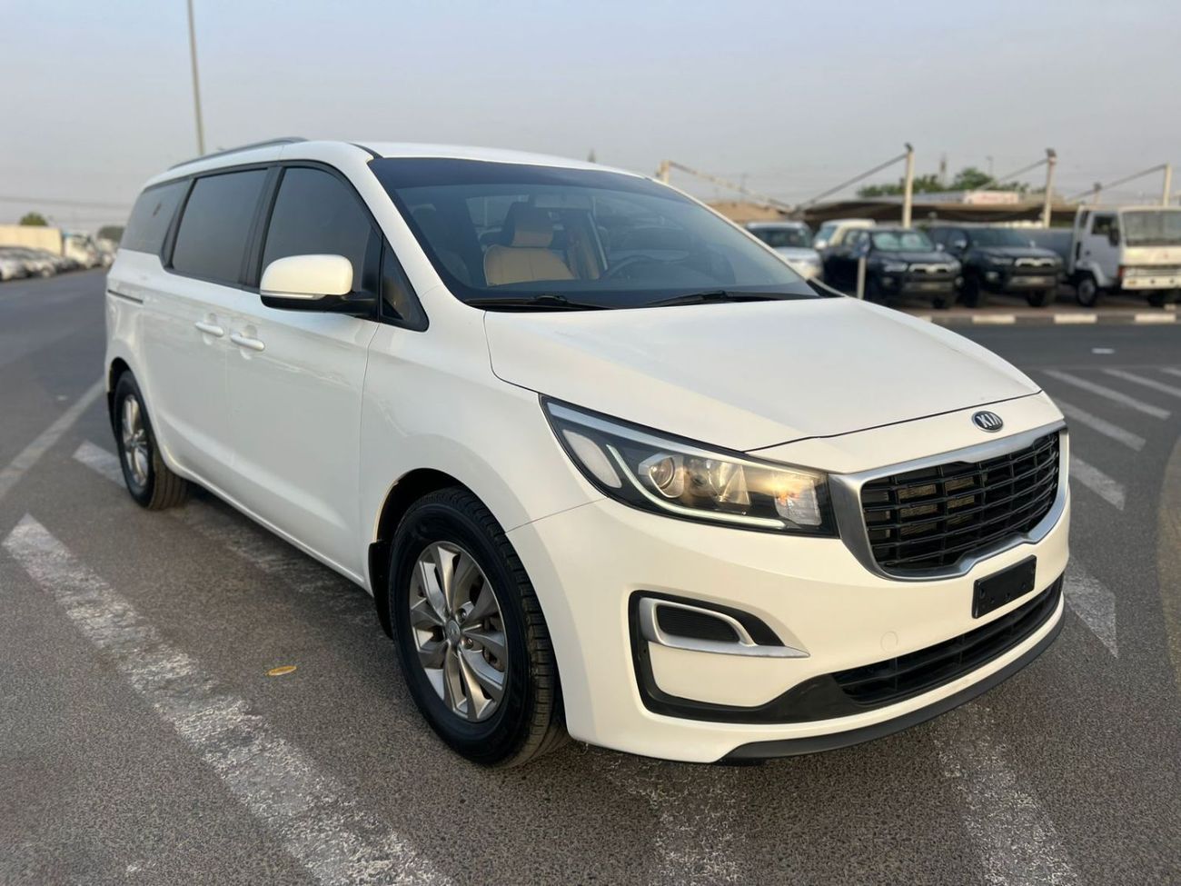 Kia Carnival 2020 Kia Carnival Gcc - No Accident - 7Seater Rear sensor