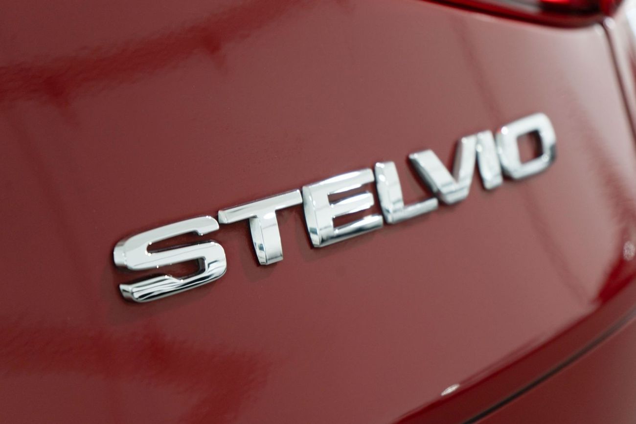 Alfa Romeo Stelvio Q4 / 5 Year Alfa Romeo Warranty/Service 120k kms