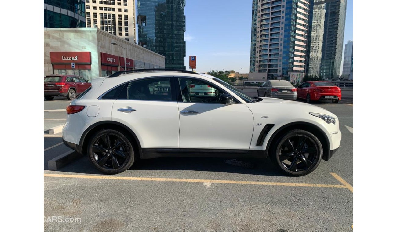 Infiniti QX70 Sports