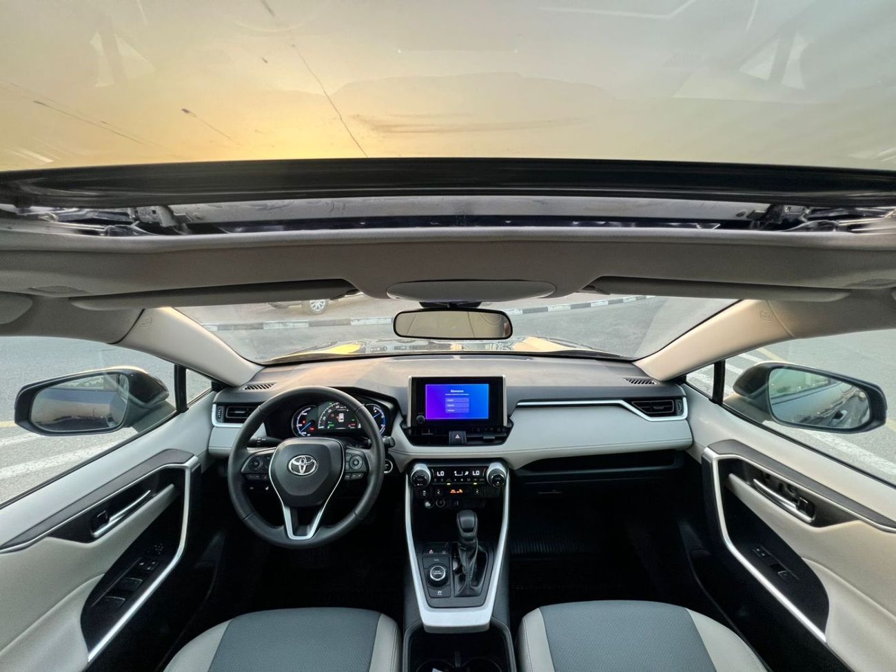 Toyota RAV4 2025 Toyota Rav4 Hybrid HEV XLE Premium Full Option 2.5L V4 - Push Start With Radar - AWD 4x4 - Trun