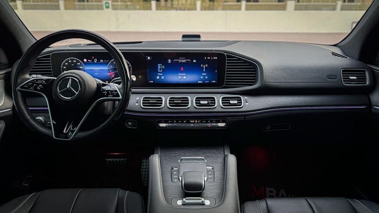 مرسيدس بنز GLS 580 Premium + 4.0L (489 HP)