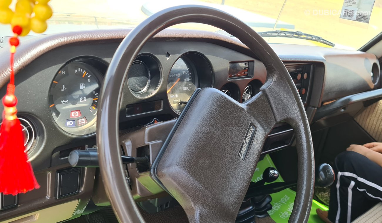 تويوتا لاند كروزر 70 GX