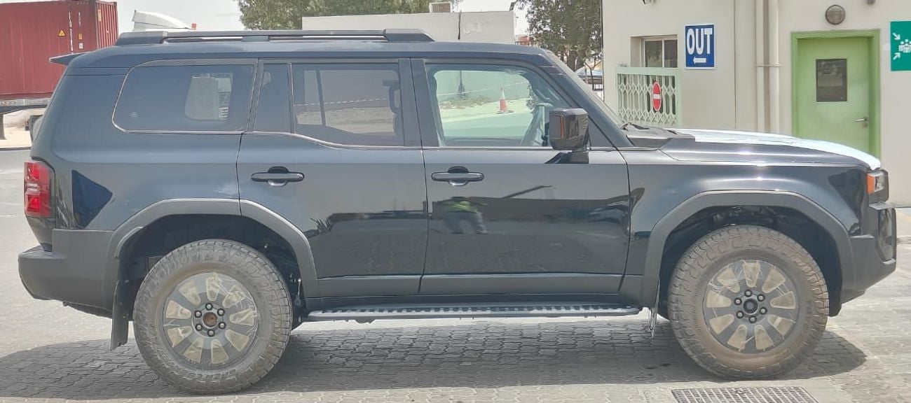 Toyota Prado 2025 Toyota Prado Adventure with Sunroof J250 7-Seater 2.8L Turbo Diesel A/T 4WD Only For Africa