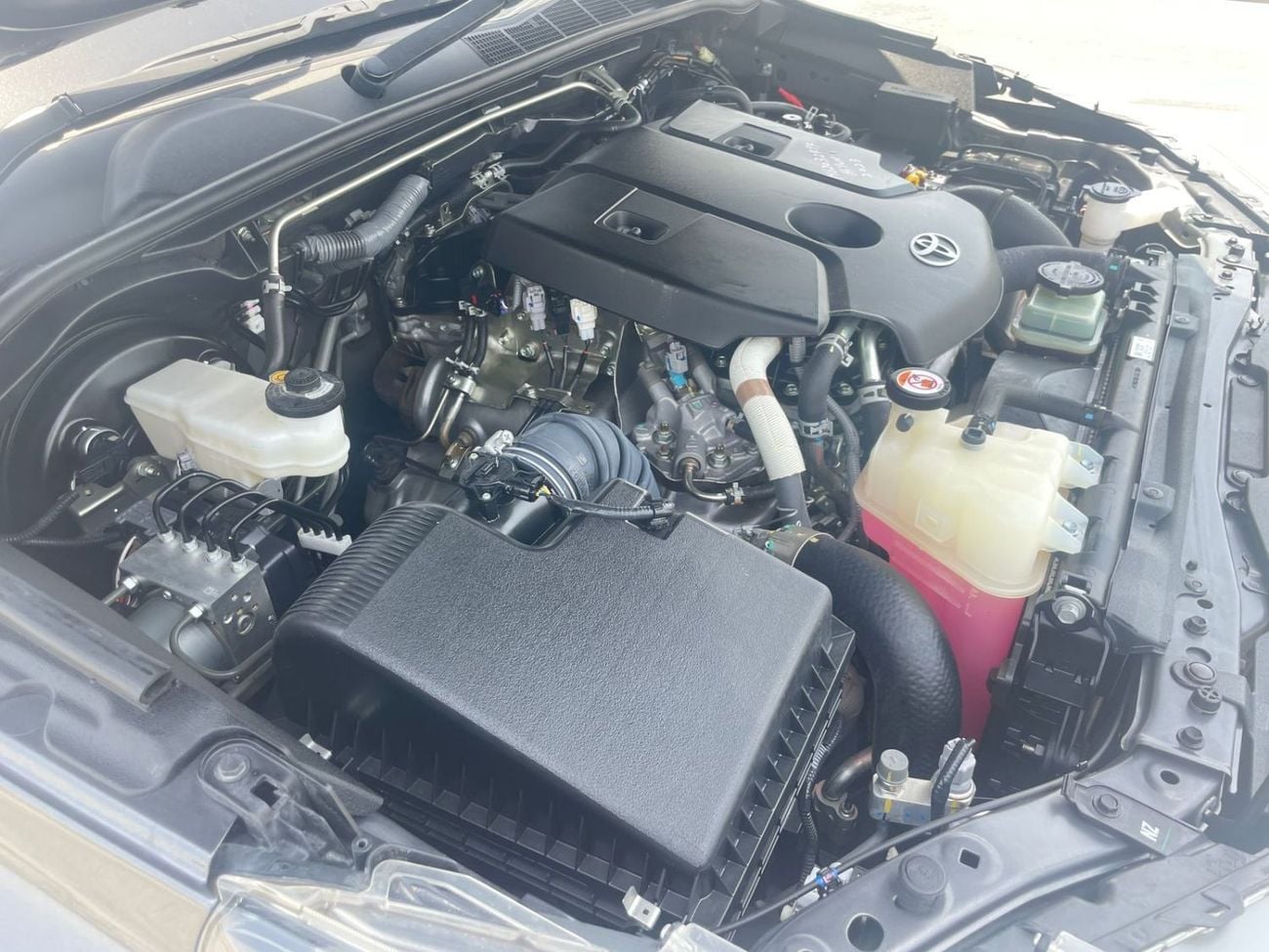 Toyota Hilux DIESEL HILUX ROGUE ,2.8L ,RIGHT HAND HAND DRIVE ,AUTO TRANSMISSION