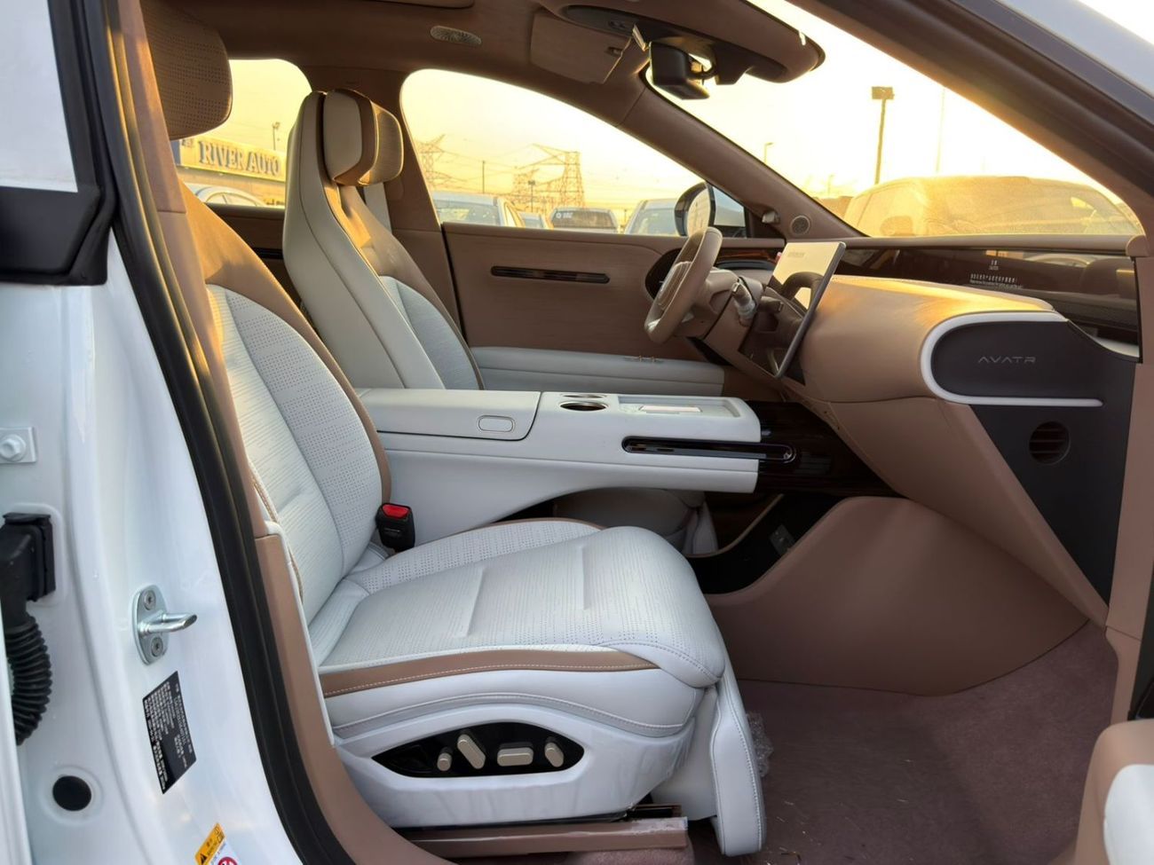 أفاتر 07 REEV Max Edition