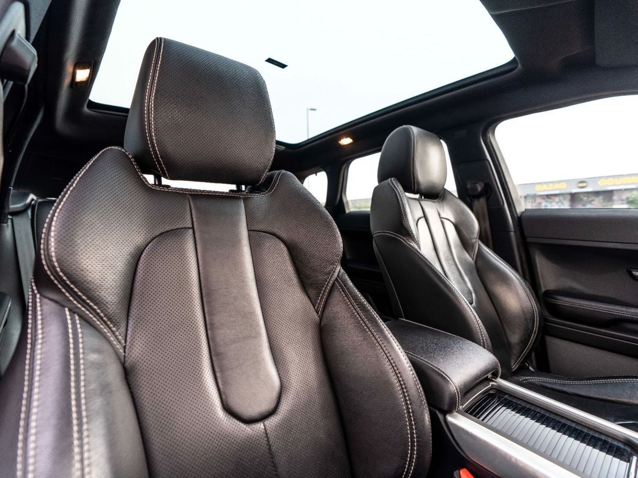 Land Rover Range Rover Evoque Dynamic Plus 2.0L (5 Door)