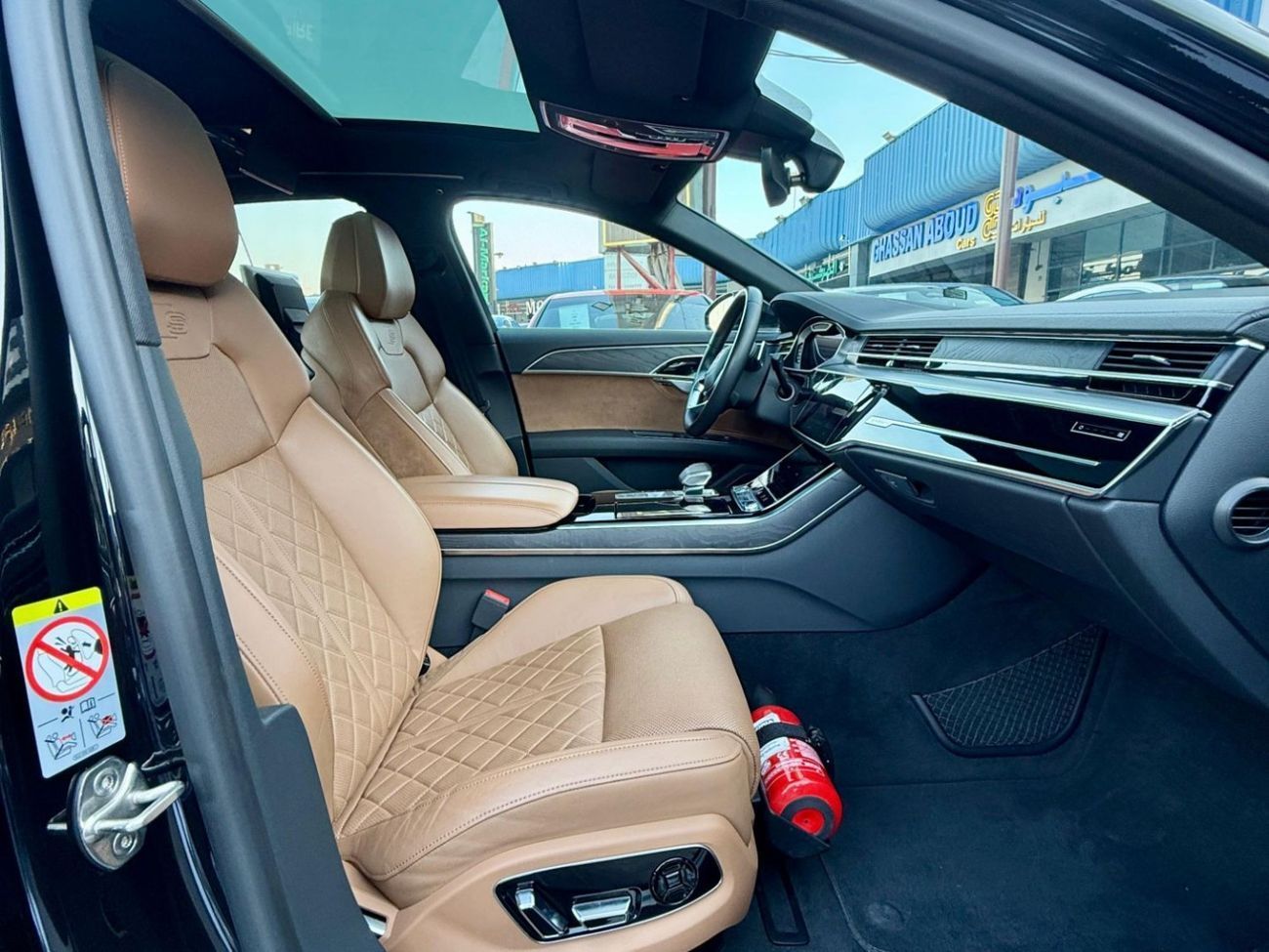 Audi A8 L 60 TFSI quattro 4.0L (460 HP)