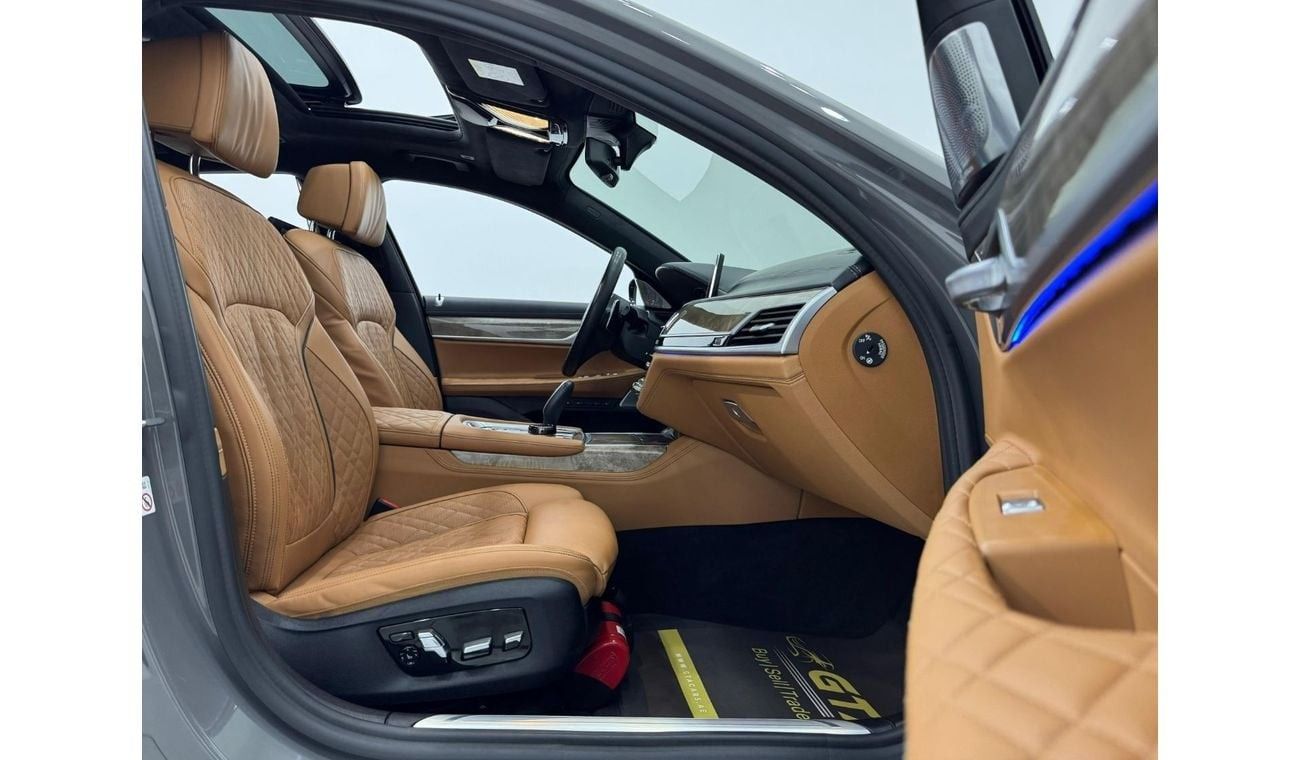 بي أم دبليو 750Li xDrive 4.4L (530 HP) 2020 BMW 750Li xDrive M-Sport, Warranty, Full BMW Service History, Fully Loaded