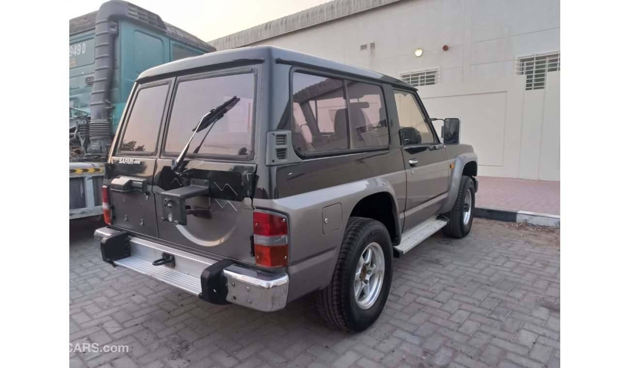 نيسان باترول سفاري NISSAN SAFARI RIGHT HAND DRIVE (PM1151)