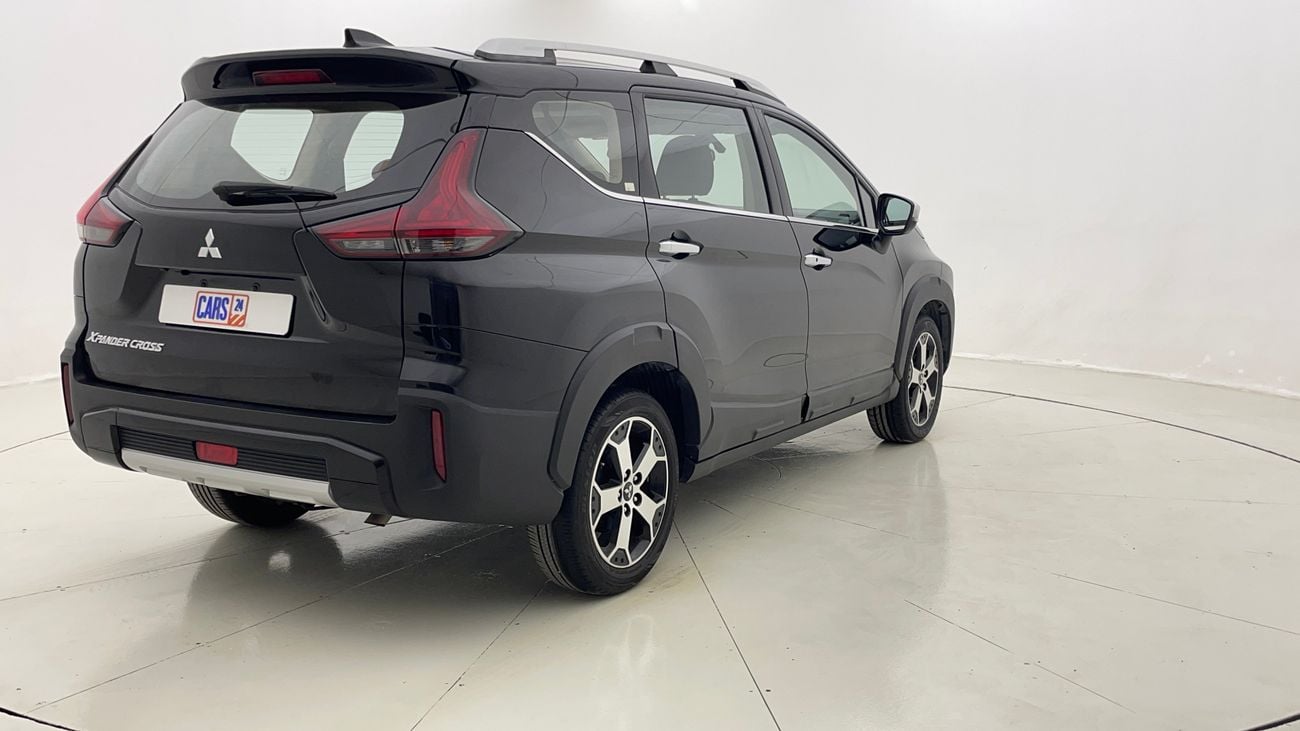 ميتسوبيشي إكسباندر كروس PREMIUM 1.5 | بدون دفعة مقدمة | اختبار القيادة في المنزل