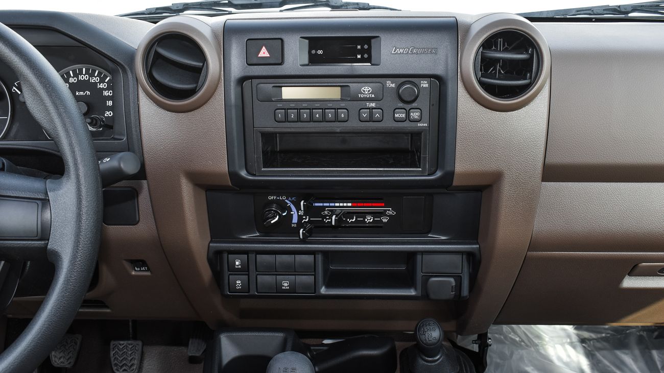 تويوتا لاند كروزر 70 4.0L V6 Petrol