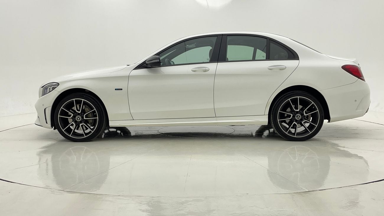 Mercedes-Benz C 300 PREMIUM + AMG SPORT PACK 2 | Zero Down Payment | Free Home Test Drive