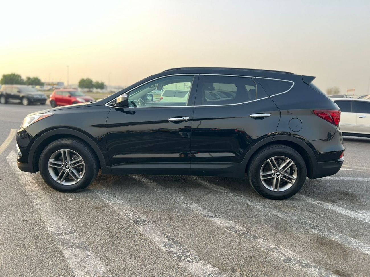 Hyundai Santa Fe 2018 Hyundai Santa Fe Sport 2.4L - V4 - REAR CAM - BIG SCREEN- PUSH START -