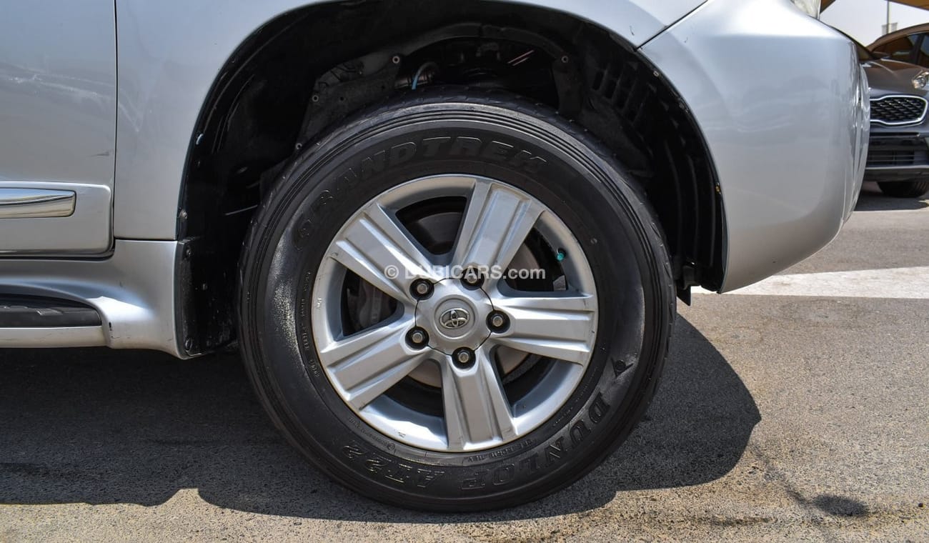 Toyota Land Cruiser GXR V6