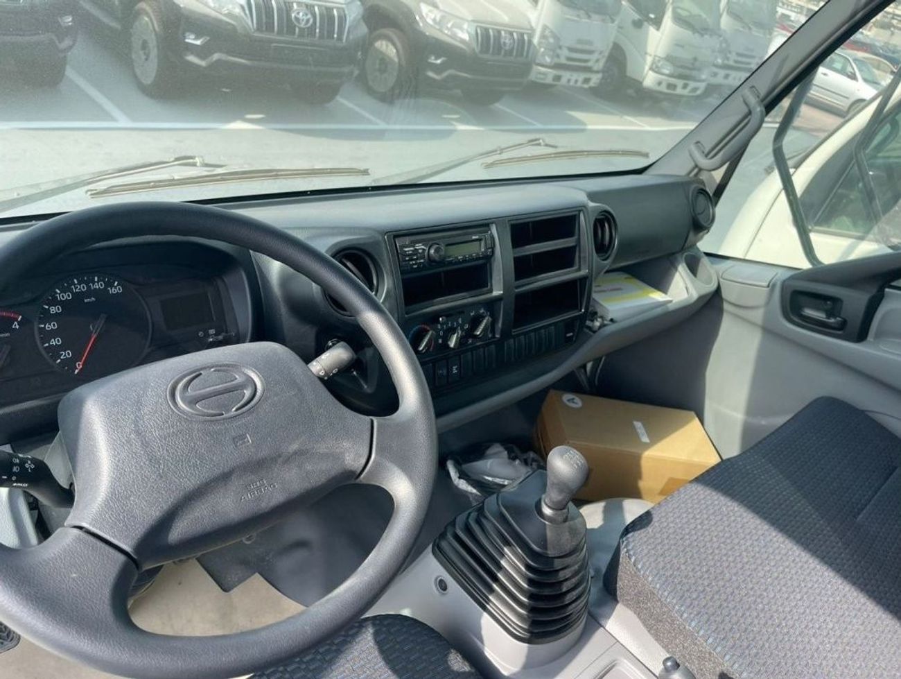 Hino 300 2023 Hino 916 with Cargo box 6.1T Diesel Manual Transmission