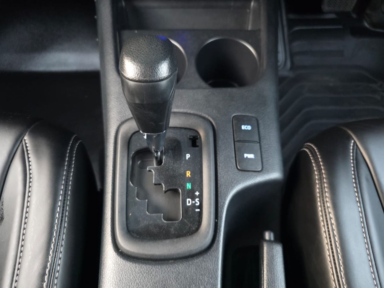 Toyota Hilux DOUBLE CABIN | RHD | 2.8 DIESEL ENGINE | 4WD | AT