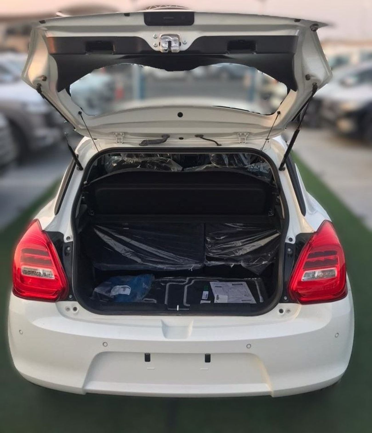 Suzuki Swift Suzuki Swift 1.2 engine white color interior black