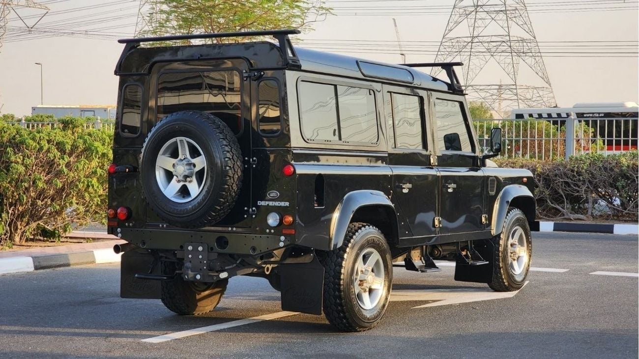 Land Rover Defender 110 | 7 Seater | GCC | Al Tayer Full Service History