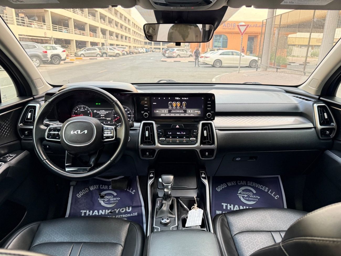 كيا سورينتو 2.5L LX (RWD)