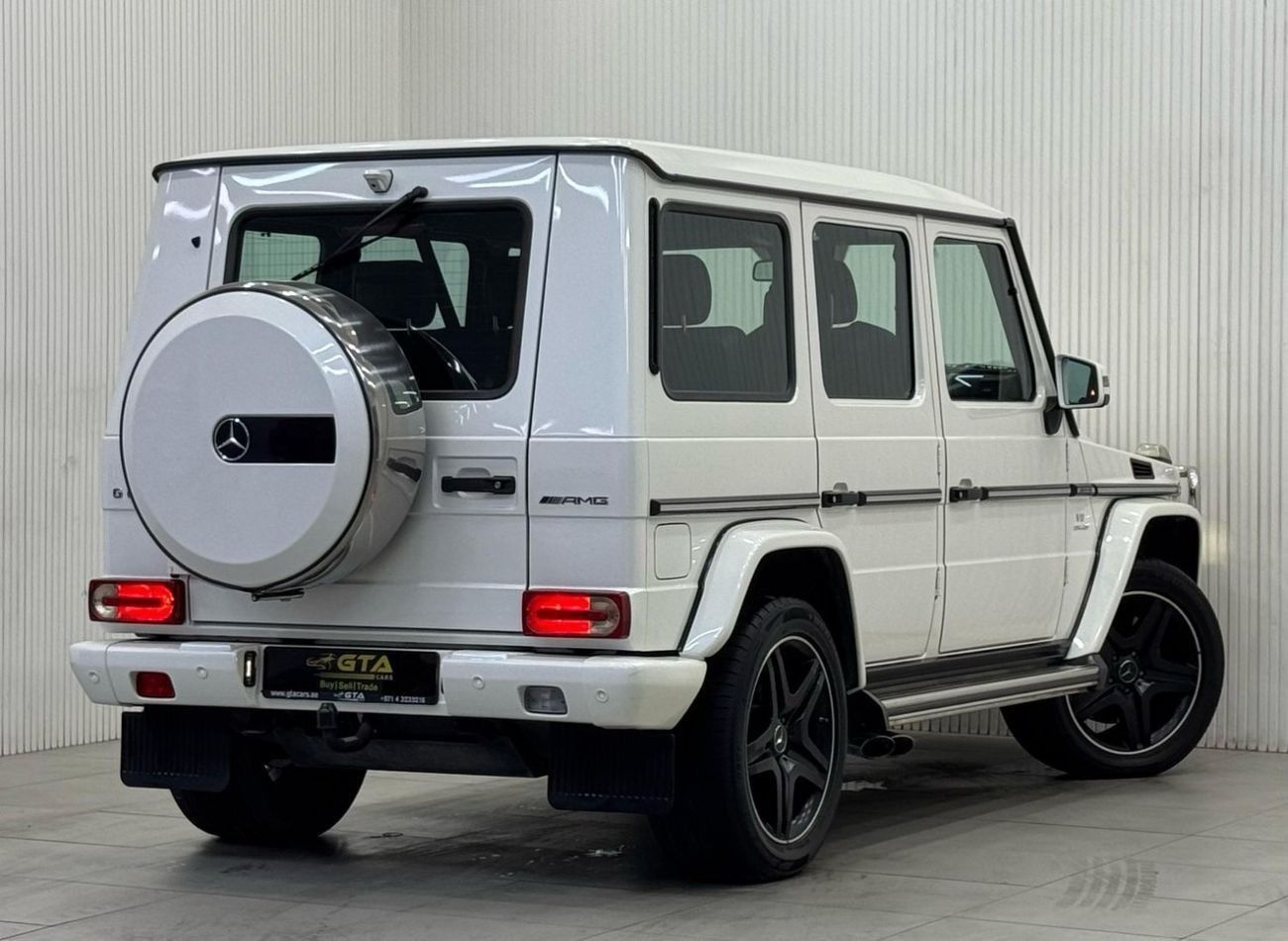 مرسيدس بنز G 63 AMG Std 5.5L 2014 Mercedes Benz G63 AMG, Service History, Carbon Fiber Package, Low Kms, GCC