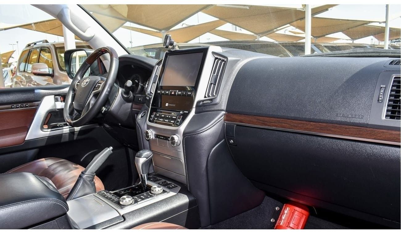 Toyota Land Cruiser VXR V8