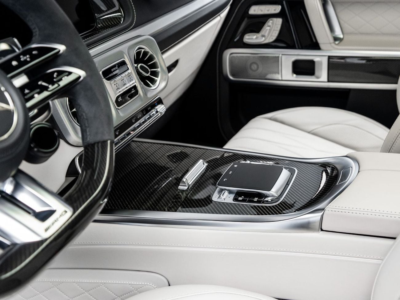 مرسيدس بنز G 63 AMG 4MATIC SUV 2025 Mercedes G63 AMG, 4.0 TC V8, 4WD, 577bhp, 9 Speed Auto