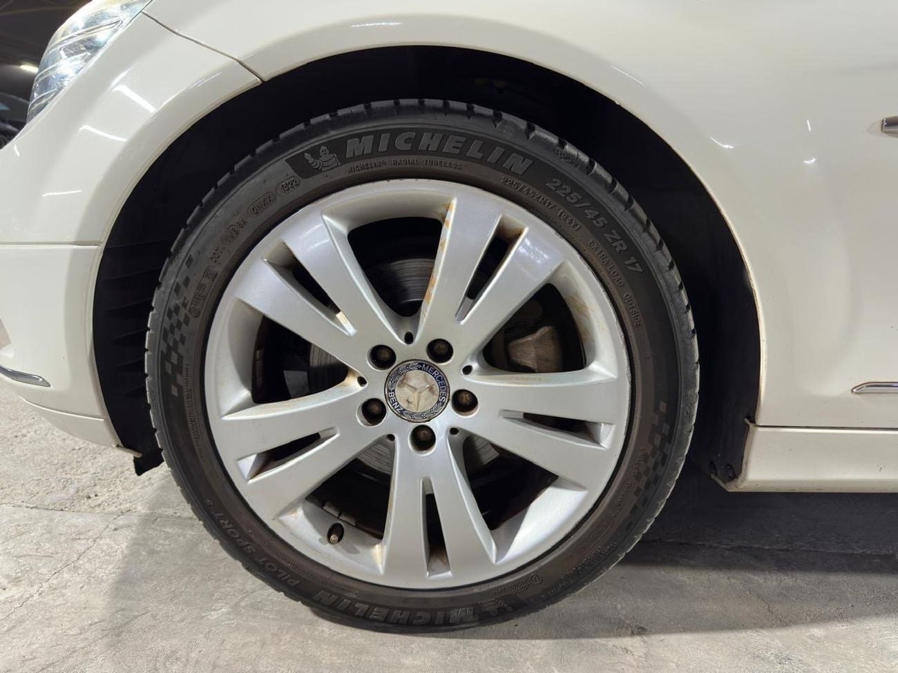 مرسيدس بنز C 300 MERCEDES C-CLASS C300 2010 3.0L | FULL SERVICE HISTORY | TWO KEYS | BLACK LEATHER INTERIOR