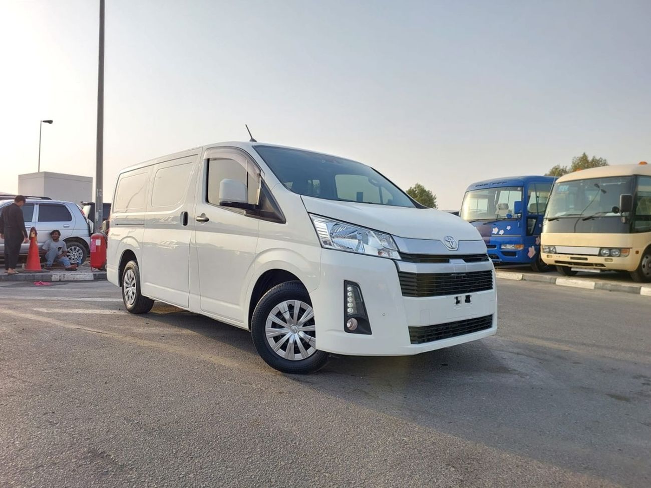 Toyota Hiace TOYOTA HIACE VAN RHD 2021 MODEL 2.8 L DIESEL AUTOMATIC(PM22720)