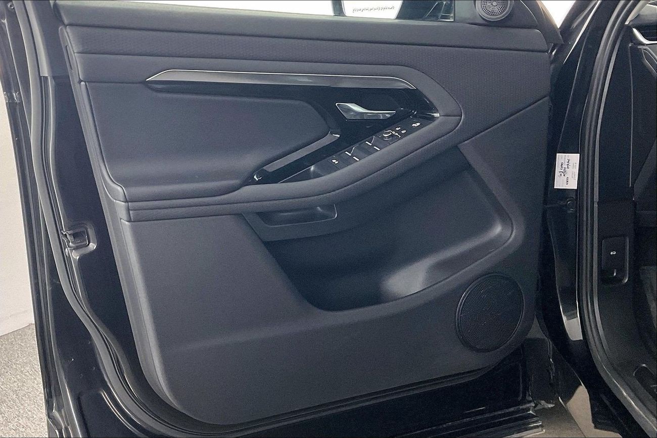 لاند روفر رانج روفر إيفوك P200 | National Day Celebration | شامل الضمان | 0 ﺪﻔﻋﺓ ﺃﻮﻟﻯ