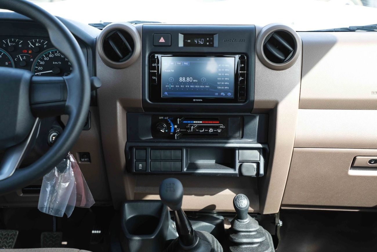 Toyota Land Cruiser Pick Up 2024 Toyota LC79 4X4 Double Cab 4.5 V8 - White inside Beige | Export Only
