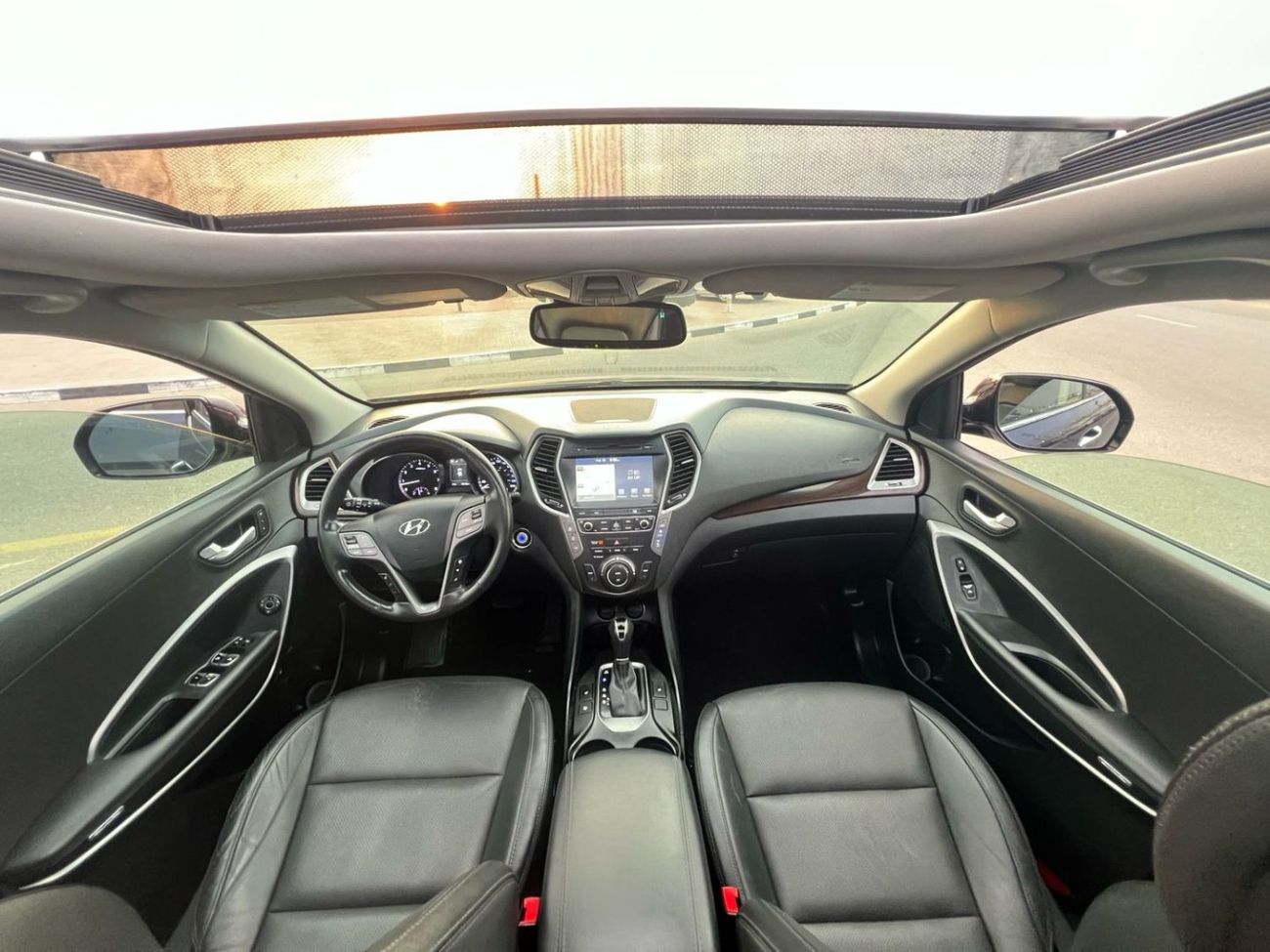 Hyundai Santa Fe 2017 HYUNDAI SANTAFE XL LIMITED FULL PANORAMIC VIEW- 3.3L V6 - 4WHEEL DRIVE - 7 SEATER ELECTRIC AND 