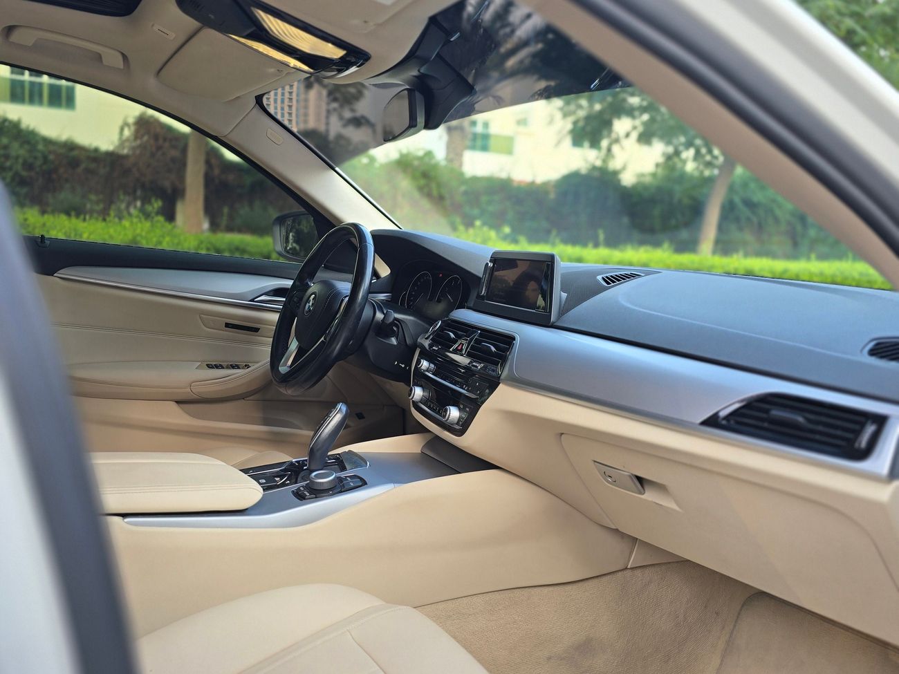 بي أم دبليو 520i