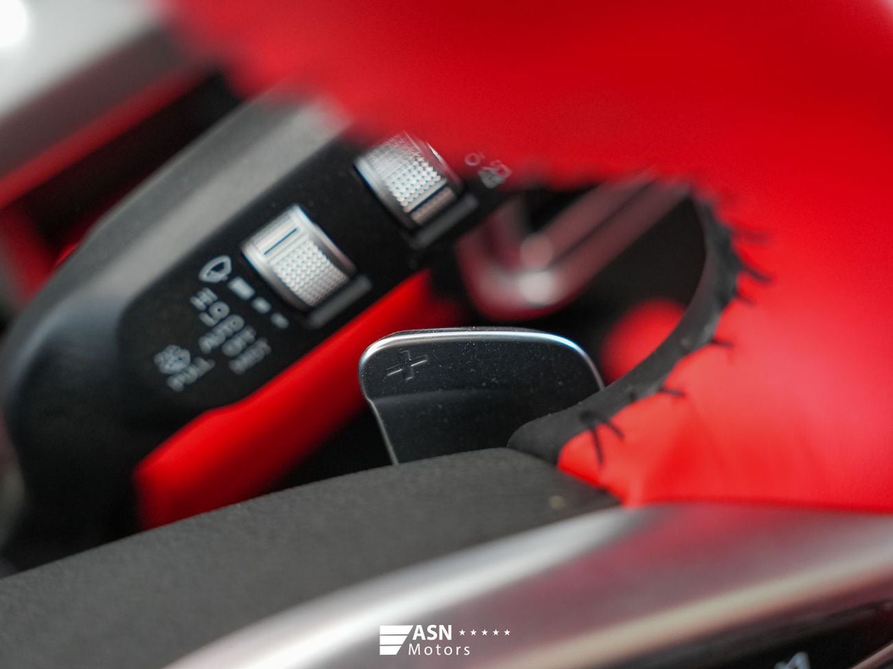 Jetour T2 Conquest Pro Red Interior 2.0 Turbo (Export Only)
