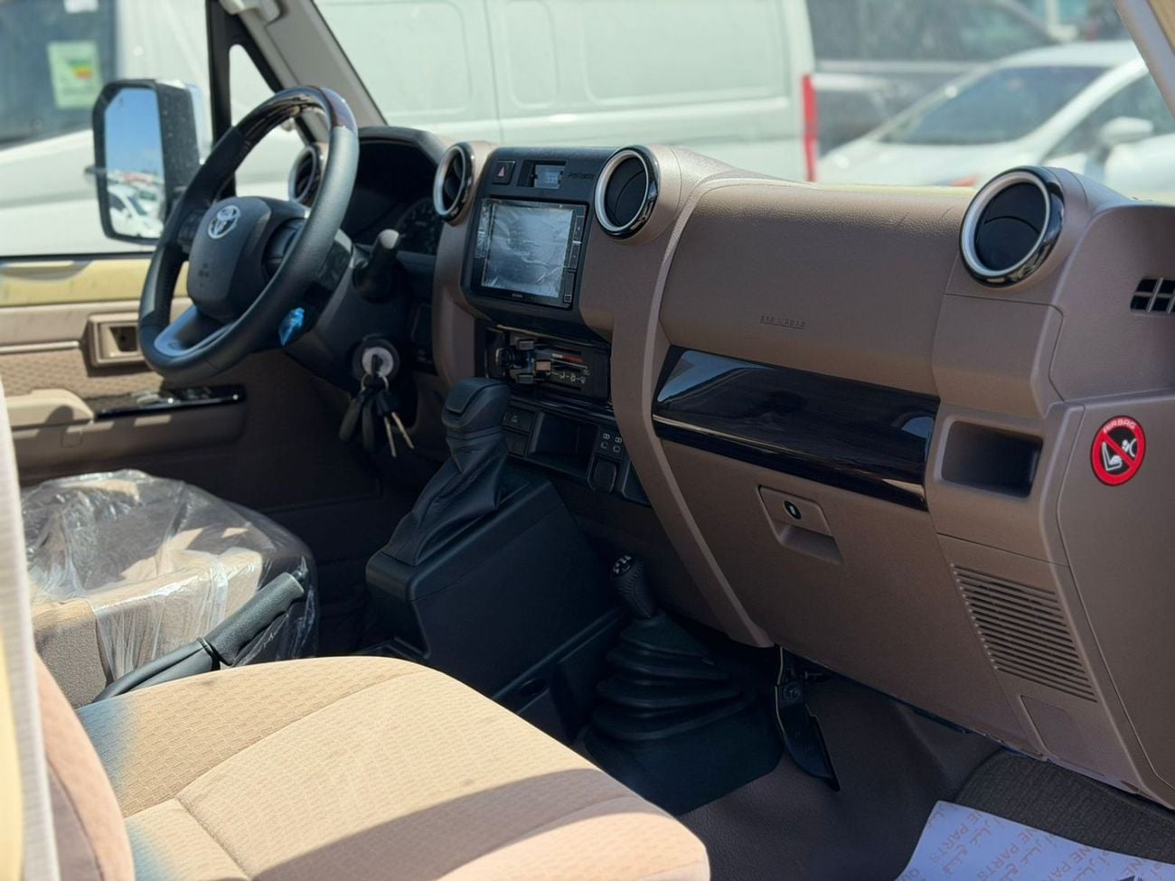 تويوتا لاند كروزر بيك آب LC79 single cabina 4,0L  Automatic model 2026 Basic Oman Spec