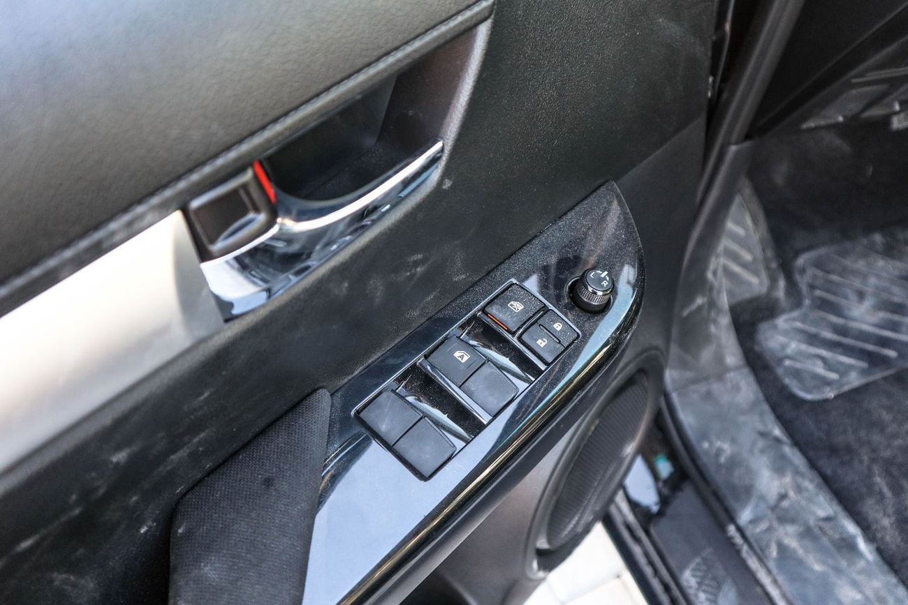 تويوتا هيلوكس GL 2026 Toyota Hilux Double Cab 2.7L Petrol (TGN121) 4x2