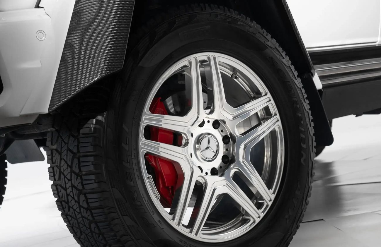 Mercedes Maybach G 650 6.0 L V-12 Biturbo Engine