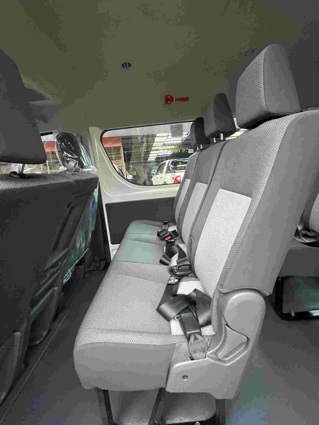 تويوتا هاياس DLS -High Roof Commuter 2.8L A/T (FOR EXPORT ONLY)