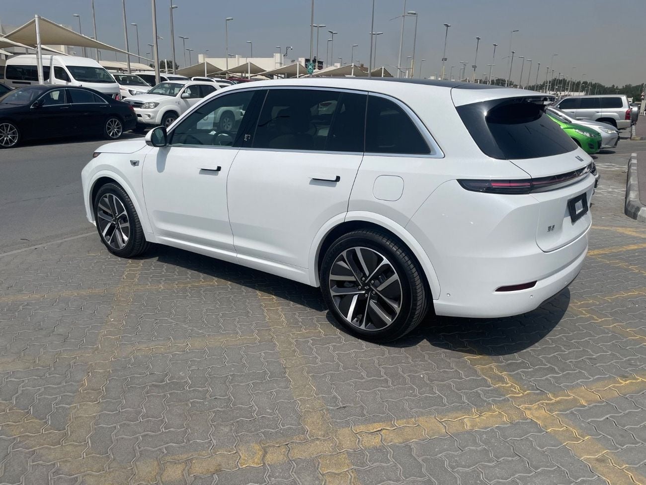 لي اوتو L7 لي اوتو L7 وارد الصين بحالة جيدة جدا