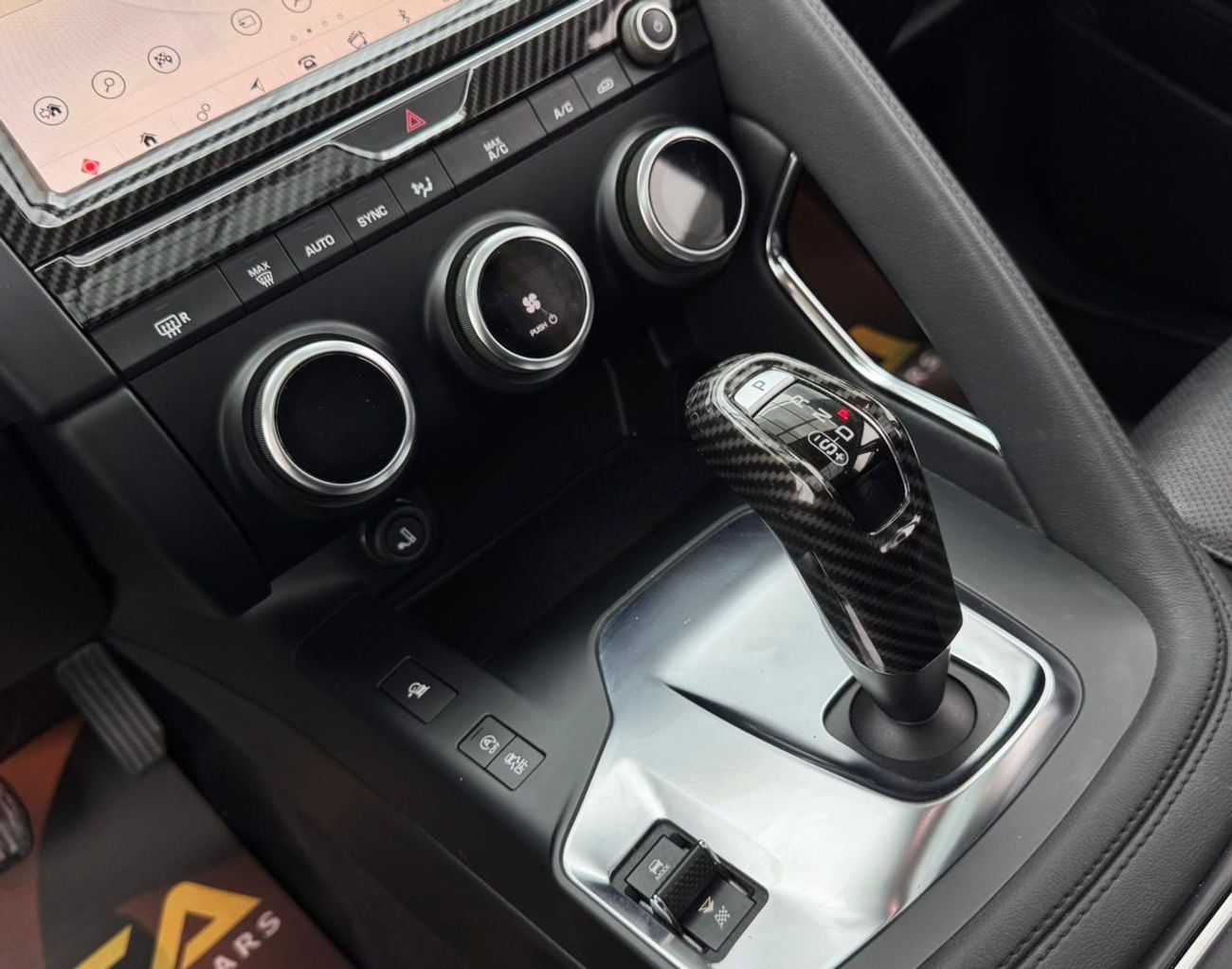 جاكوار E Pace 2019 Jaguar E-Pace P200 S, Jaguar Service History, 1 Year Warranty, Excellent Condition, GCC