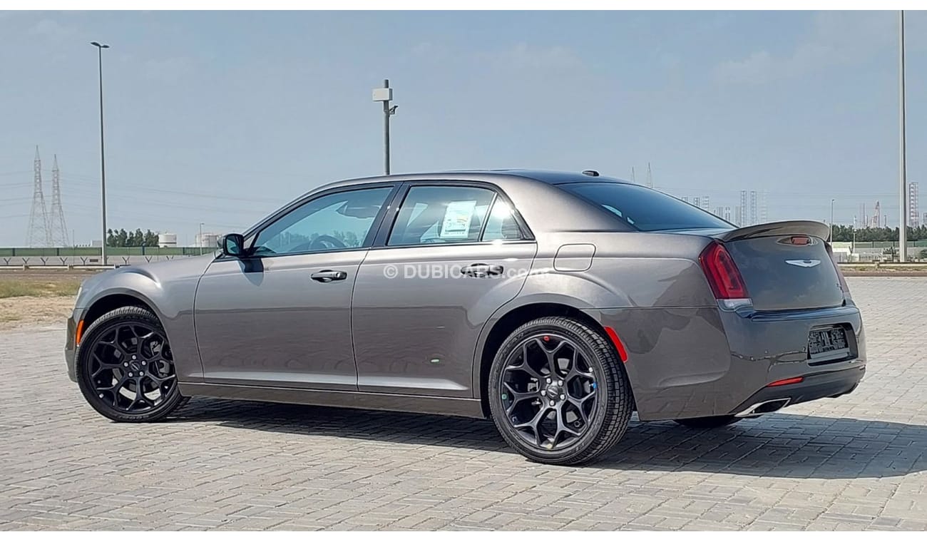 Chrysler 300s Brand New 3.6L V6 2022 GCC Agency Warranty