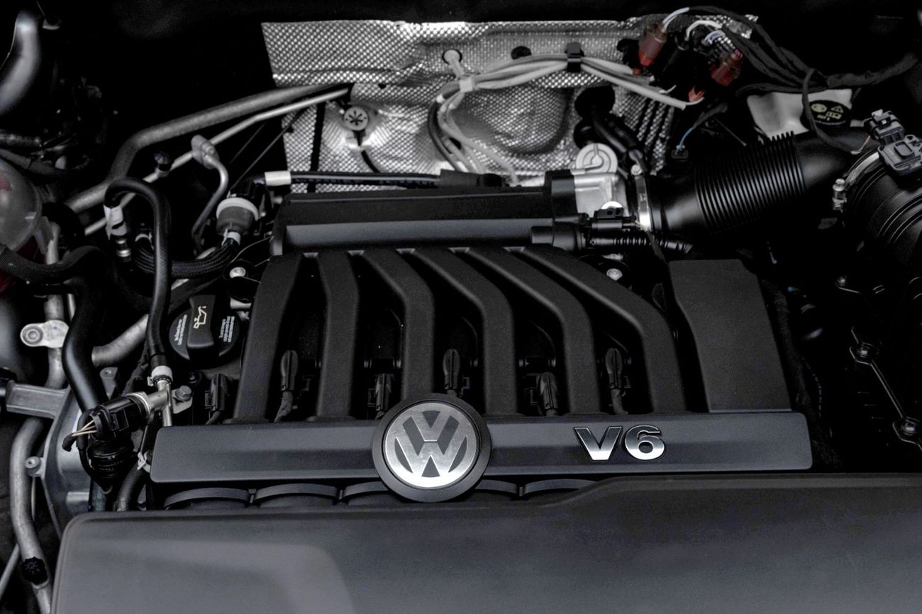 Volkswagen Teramont R-Line | 3,330 P.M | 0% Downpayment | Immaculate Condition!