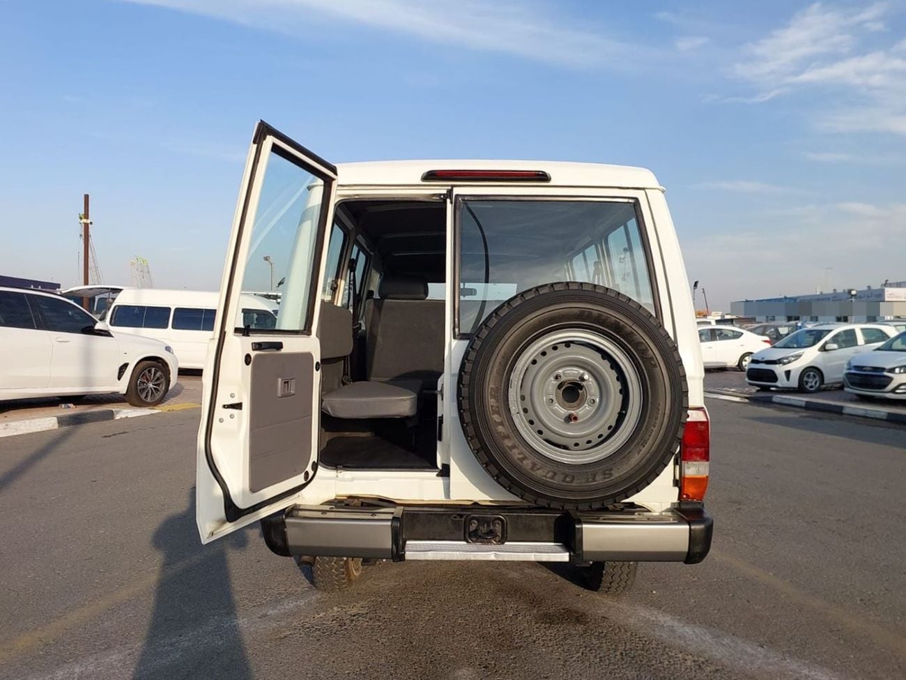 تويوتا لاند كروزر TOYOTA LAND CRUISER SUV RHD 2017 MODEL 4.2 L DIESEL MANUAL(PM89605)