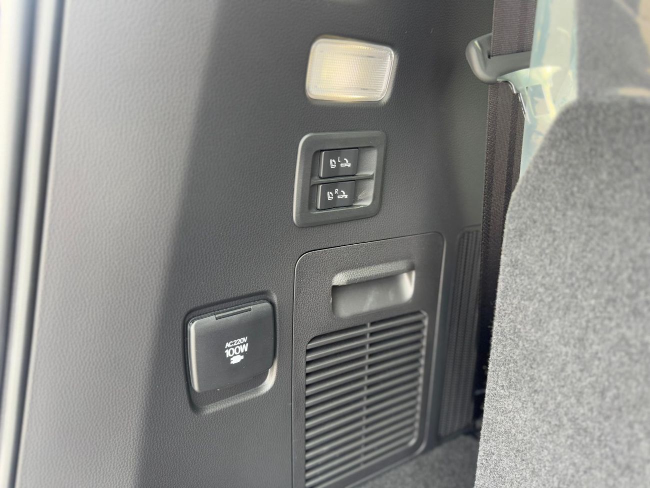 Toyota Land Cruiser GR-S 3.3L